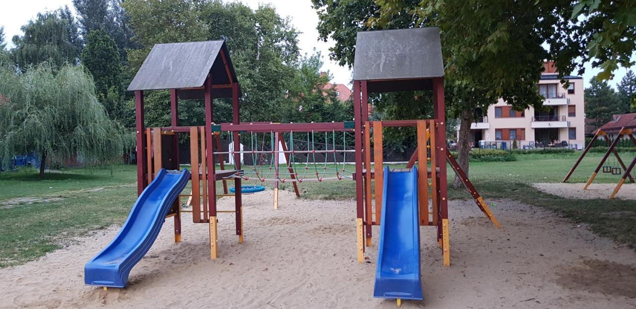 Grantek Üdülőház Balatonlelle Exterior foto